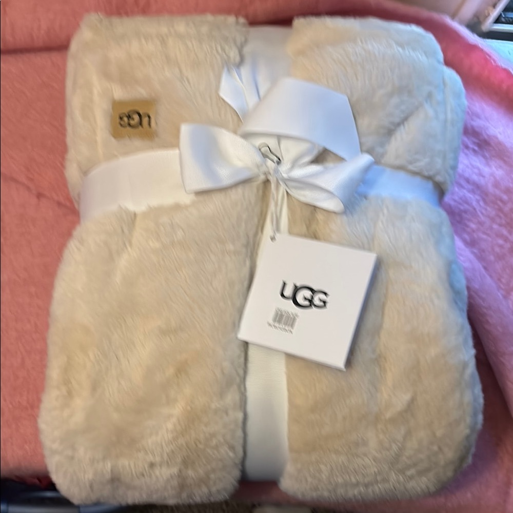 UGG Soft Cream Faux Fur Blanket